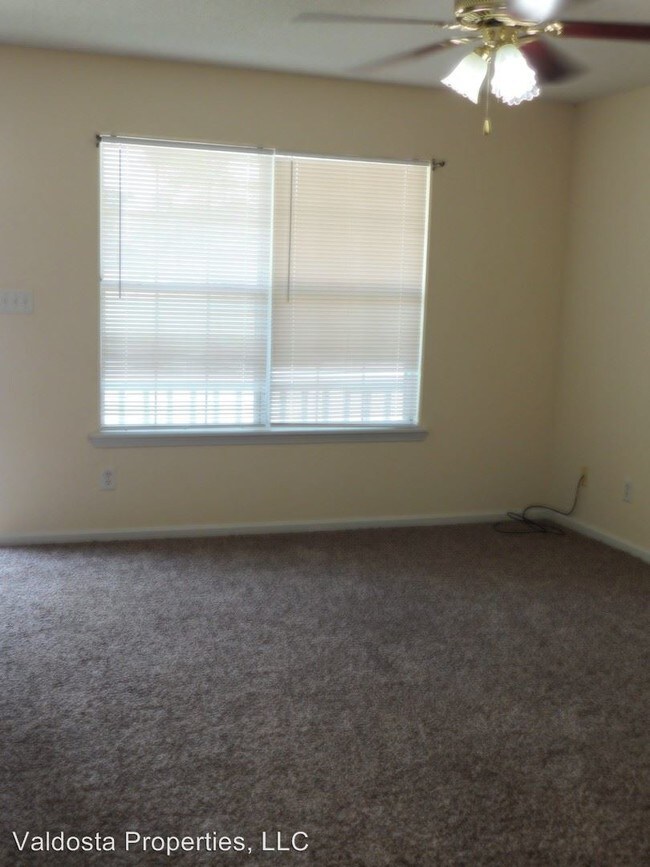 Building Photo - 1533 Woodard St