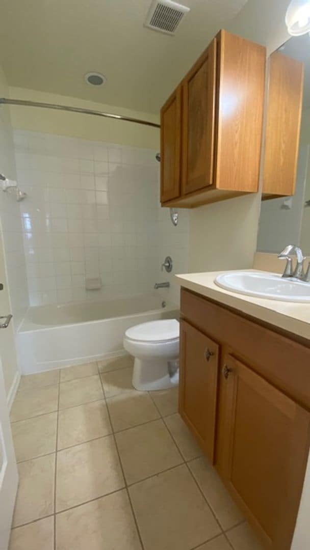 Building Photo - Gorgeous Light & Bright 3 Bedroom 2.5 Bath Townhome Corner Unit!!