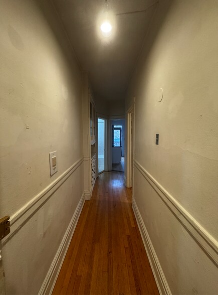 Building Photo - 2909 N Mildred Ave