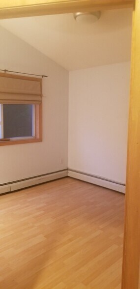 Building Photo - 12 Cornwall Pl