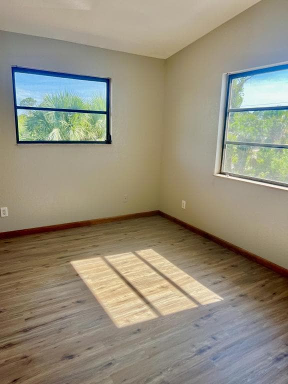 Building Photo - 1930 Como St