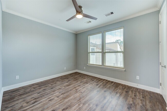 Building Photo - 5711 Allen St
