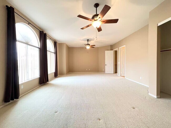 Building Photo - 2105 Eaglepath Cir