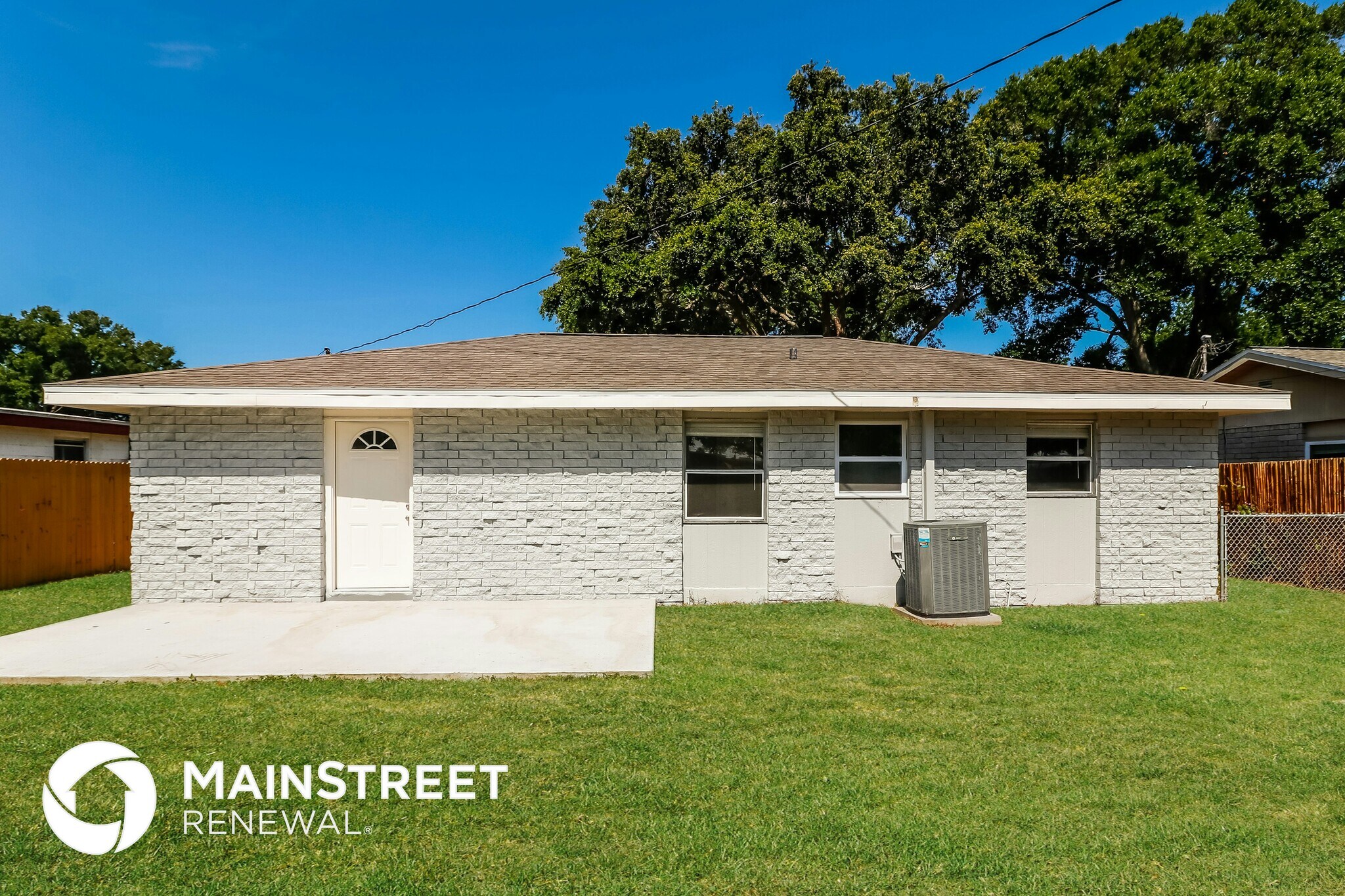 Building Photo - 9537 Groveland St