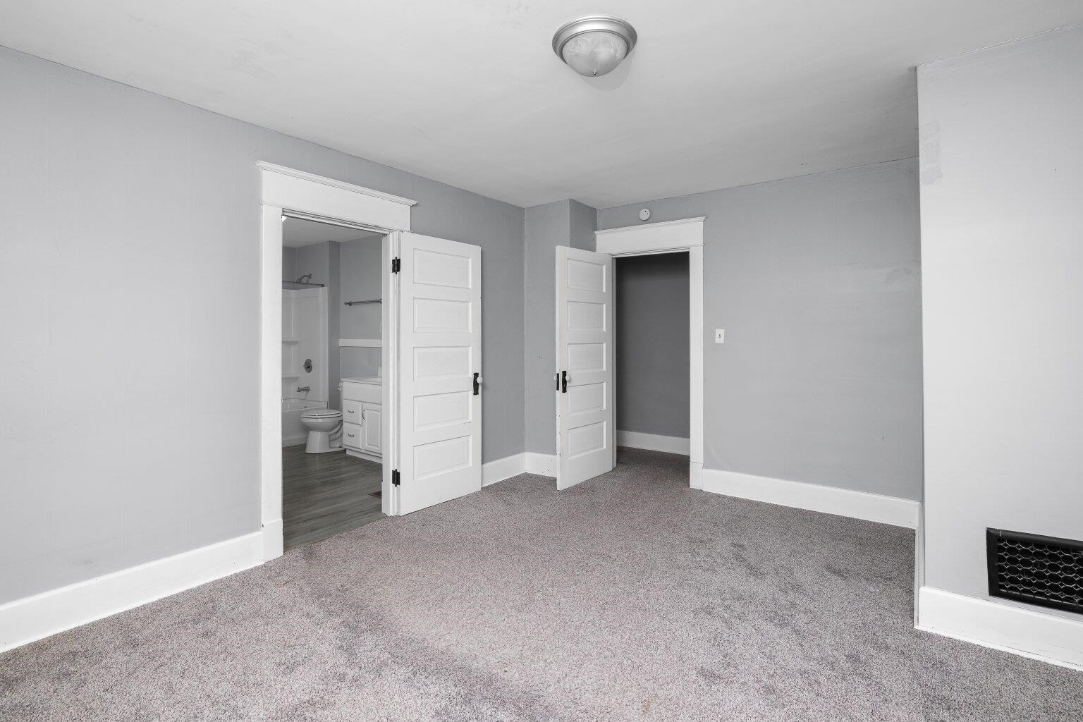 Building Photo - 1321 W 13th St