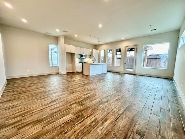 Building Photo - 4402 Bora Bora Ln