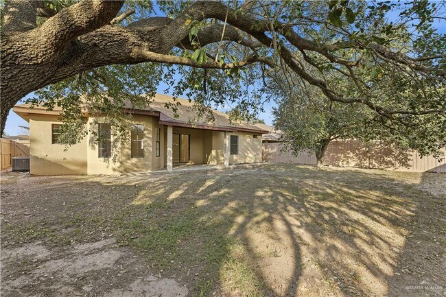 Building Photo - 11 West Dr