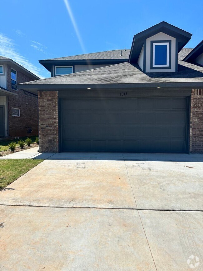 Building Photo - FIRST MONTH FREE!