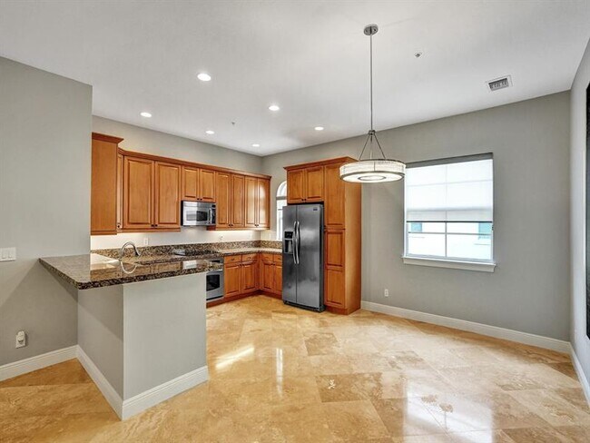 Building Photo - 58 Via Floresta Dr