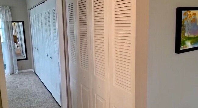 Building Photo - 226 Windsor J