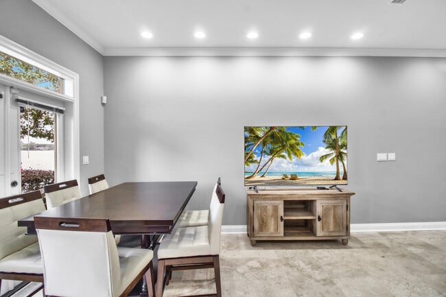 Building Photo - 7280 Jacobs Trail