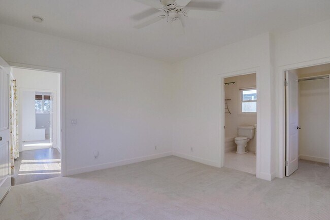 Building Photo - Beautiful 4 Bed/4 Bath Family Home w/pool - Upcoming and available in April!