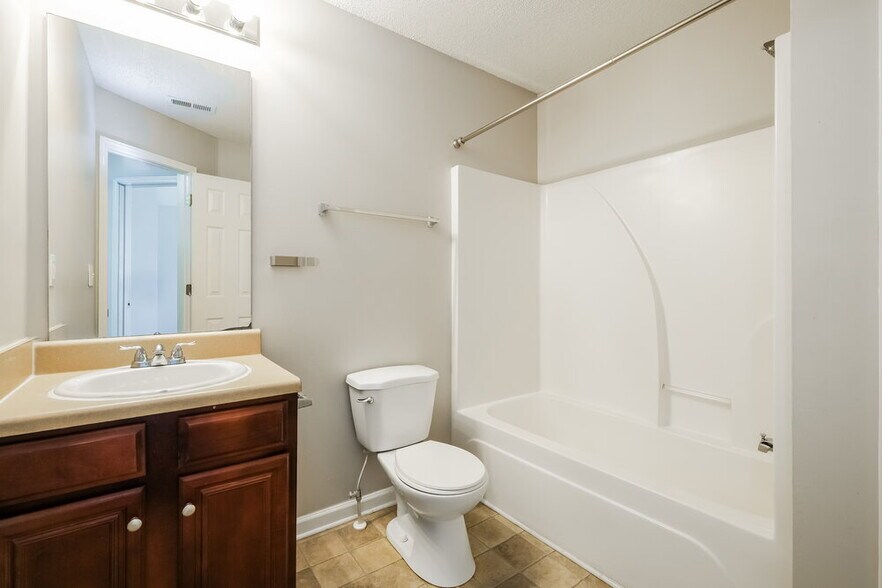 Building Photo - 4352 Arabian Way SW