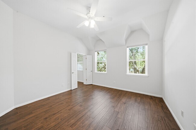 Building Photo - 2214 Lytham Ln