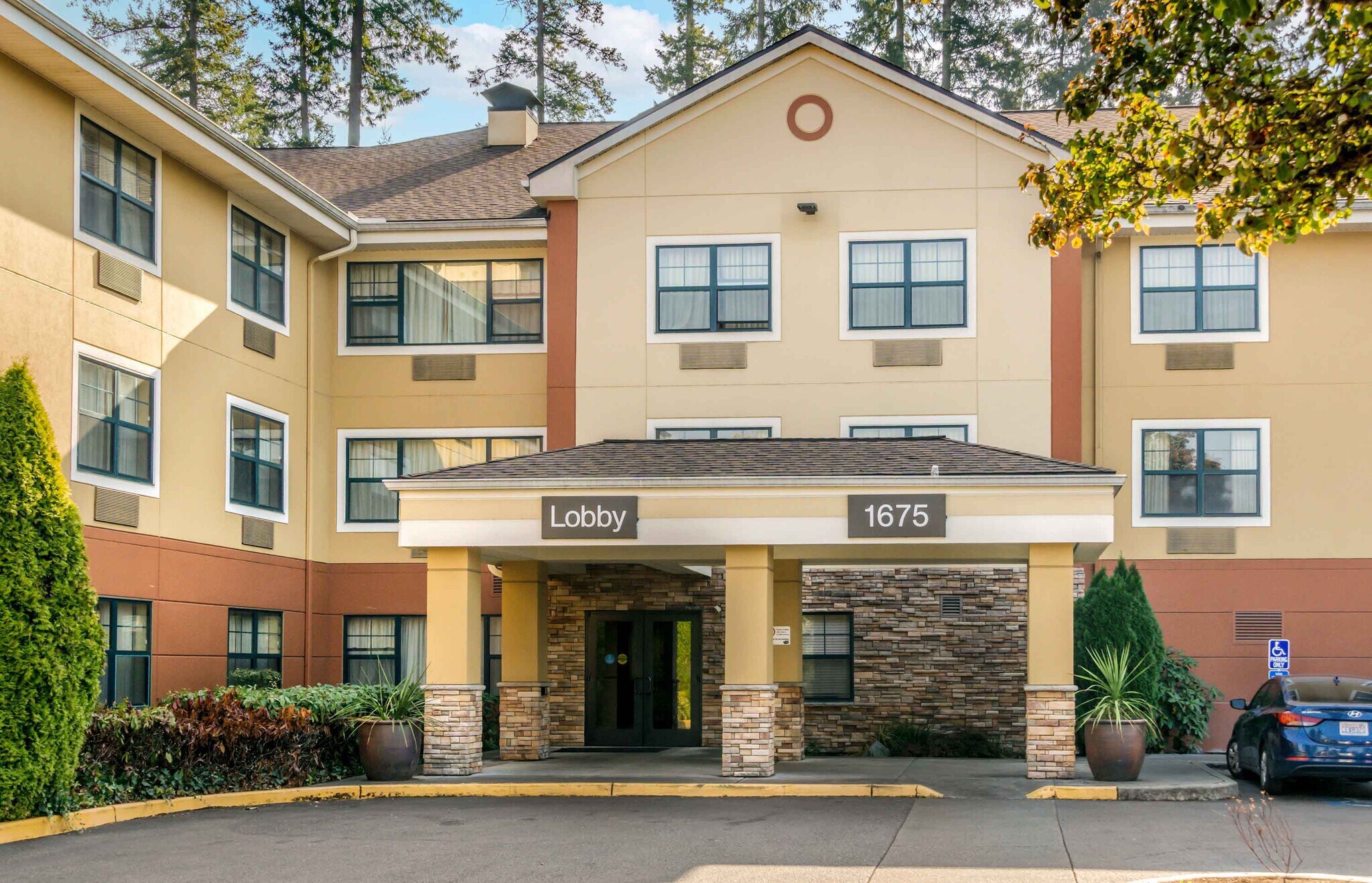 Building Photo - Furnished Studio-Olympia - Tumwater