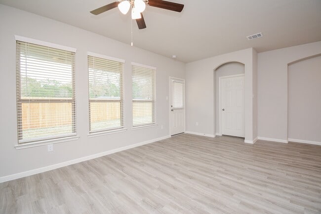 Building Photo - 27326 Grey Fox Run