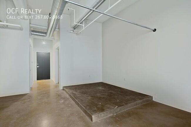 Building Photo - 412 S 13th St