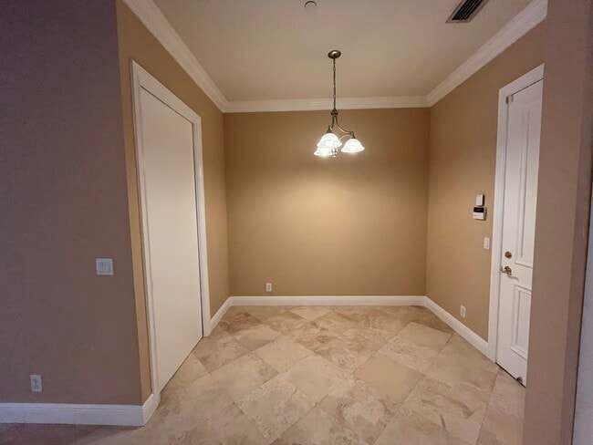 Building Photo - 270 NE 69th Cir