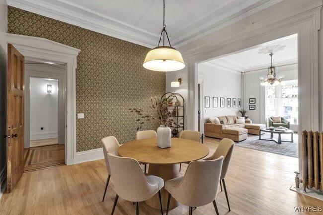 Building Photo - 617 Niagara St