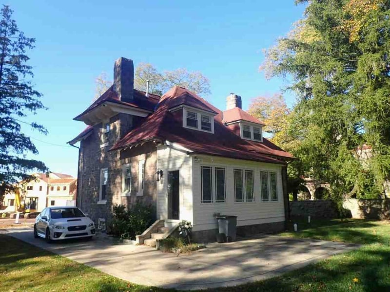 Building Photo - 1015 Cedar Rd