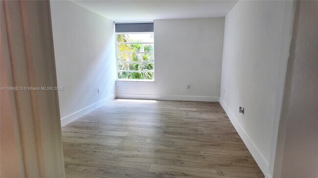 Building Photo - 840 NW 87th Ave