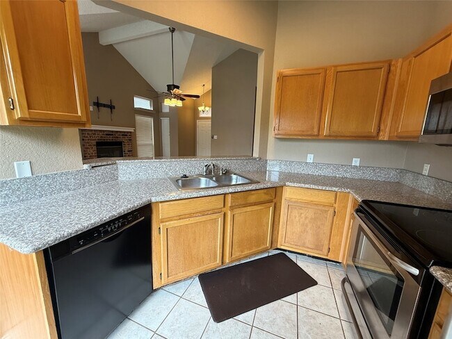 Building Photo - 8220 Lara Ln