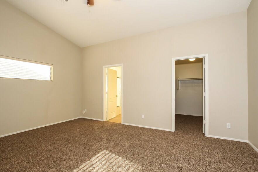 Building Photo - 15667 W Saguaro Ln