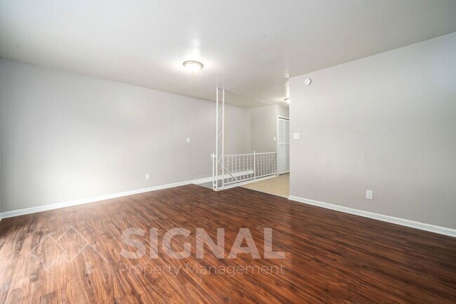 Building Photo - 1652 Roberta Ln