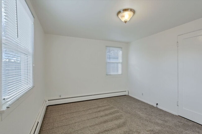 Building Photo - 6855 Reno Dr