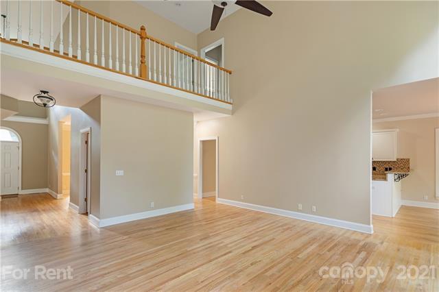 Building Photo - 904 Woodvine Rd