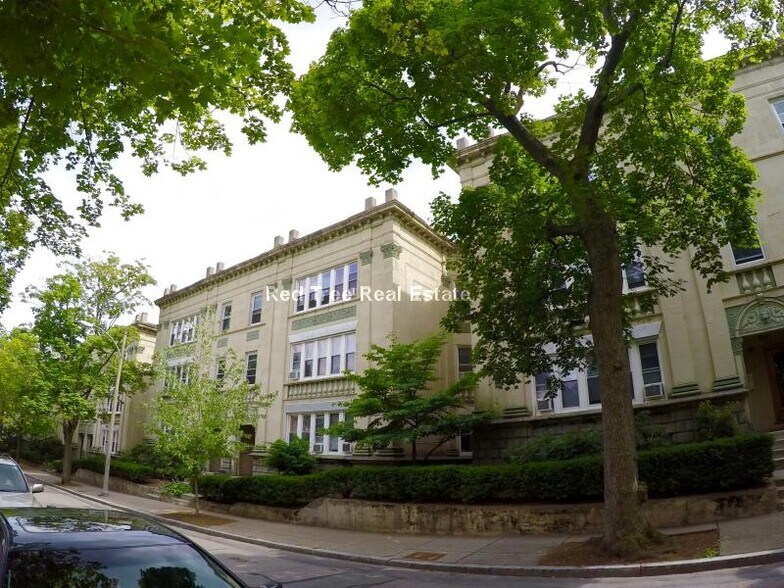 Building Photo - 72 Egmont St