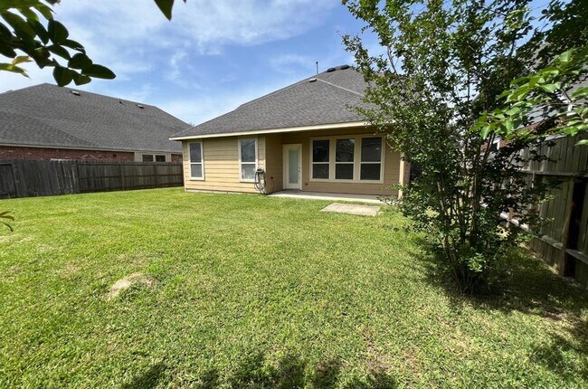 Building Photo - 15919 Angler Bend Dr