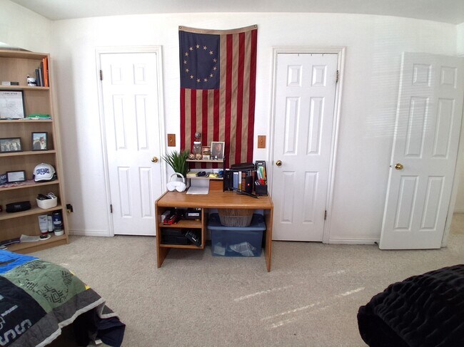 Building Photo - 565 N 300 E