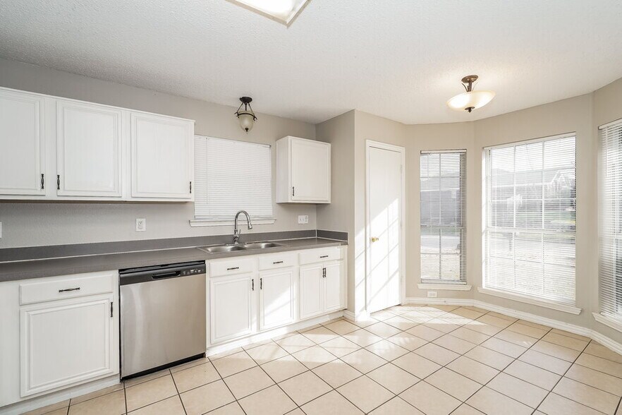 Building Photo - 2638 Brea Canyon Rd