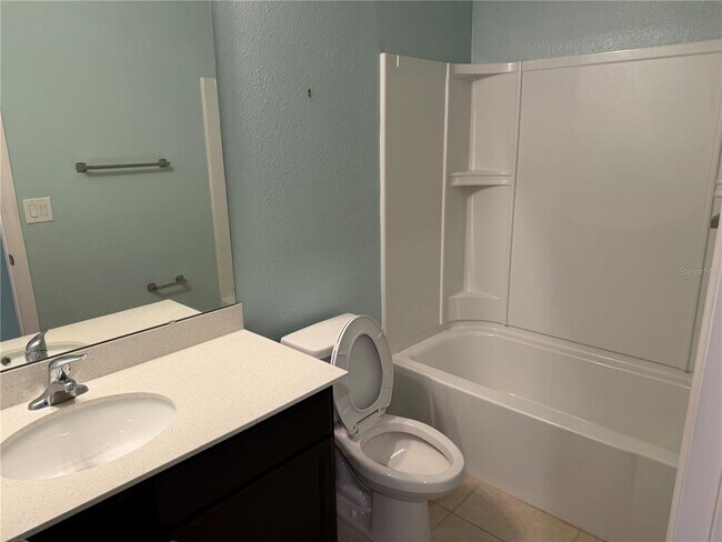 Building Photo - 17 Renworth Pl