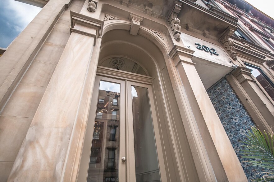 Building Photo - 2010 Walnut St