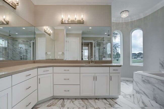 Building Photo - 502 Amalfi Dr
