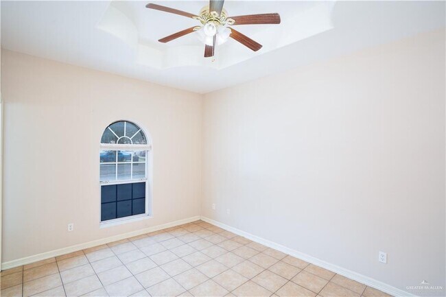 Building Photo - 604 Buena Vista Dr