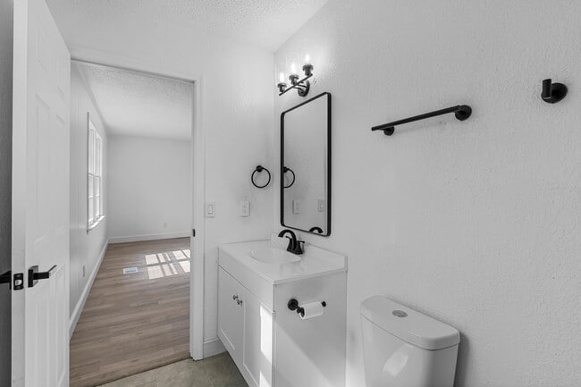 Building Photo - 72 Madera Dr