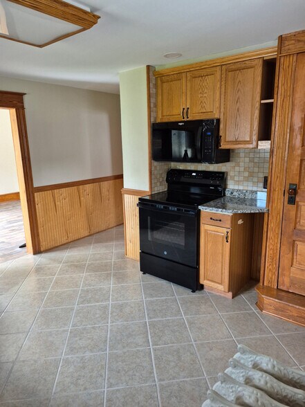 Building Photo - 104 Novitsky Ct