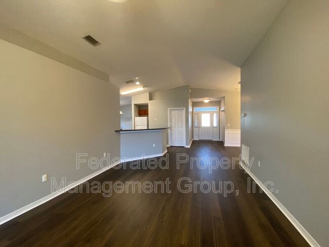 Building Photo - 2615 Creek Ridge Dr