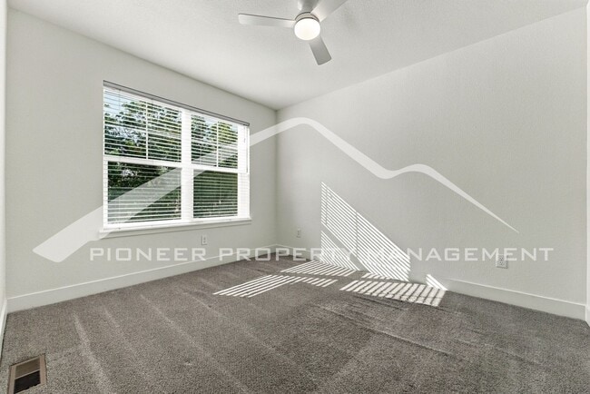 Building Photo - 2842 Kendall St