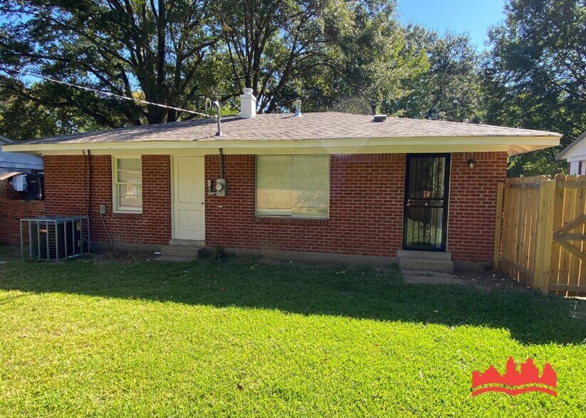 Building Photo - 1727 Mary Dr