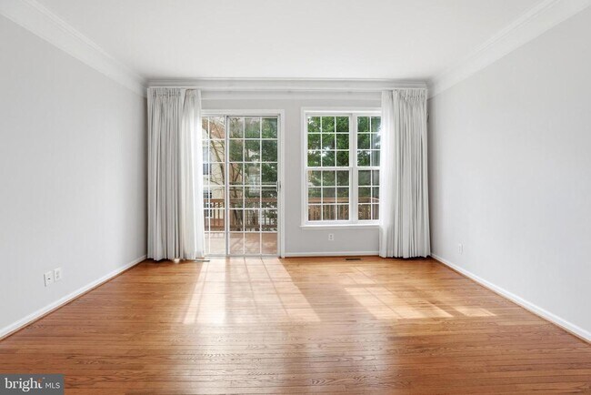 Building Photo - 6137 Manchester Park Cir