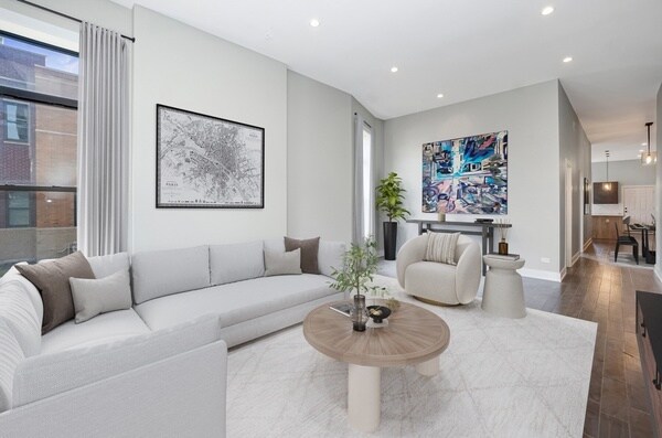 Building Photo - 3330 S Indiana Ave