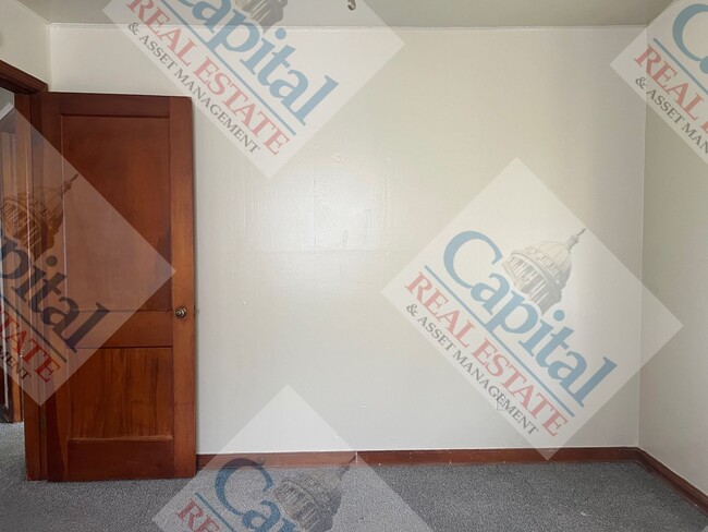 Building Photo - Take the Key!!!