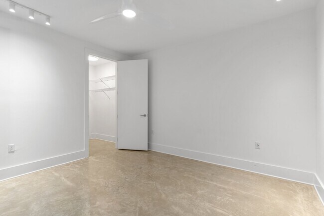 Building Photo - 510 All Saints St