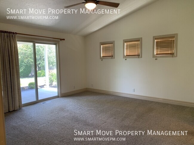 Building Photo - 570 Anton-