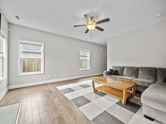 Building Photo - 220 Salty Dog Ln