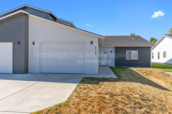 Building Photo - 1717 N Manifold Ln